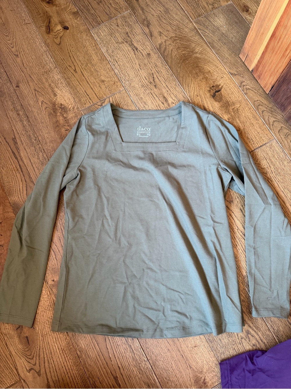 NWOT d&co Square Neck Long Sleeve Top - Olive Green Medium